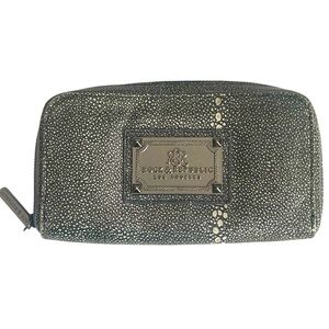 Rock & Republic Wallet Womens Pewter Silver Metal Phone Zip Around Clutch Purse